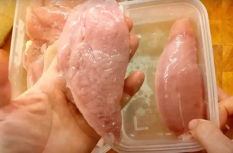 Ezért kell azonnal sóoldatba áztatni a bolti csirkét